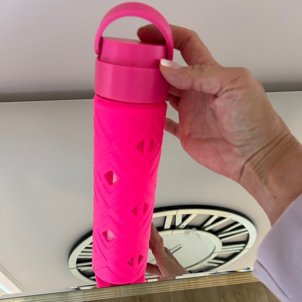 NEW Lululemon Pure Focus Glass Water Bottle Raspberry Glo Light